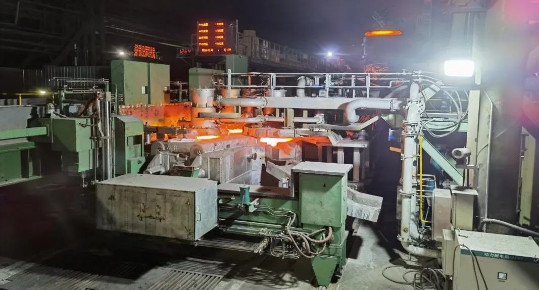 喜報丨安可科技承接的新建蓄熱式中間包烘烤器熱試成功！ 